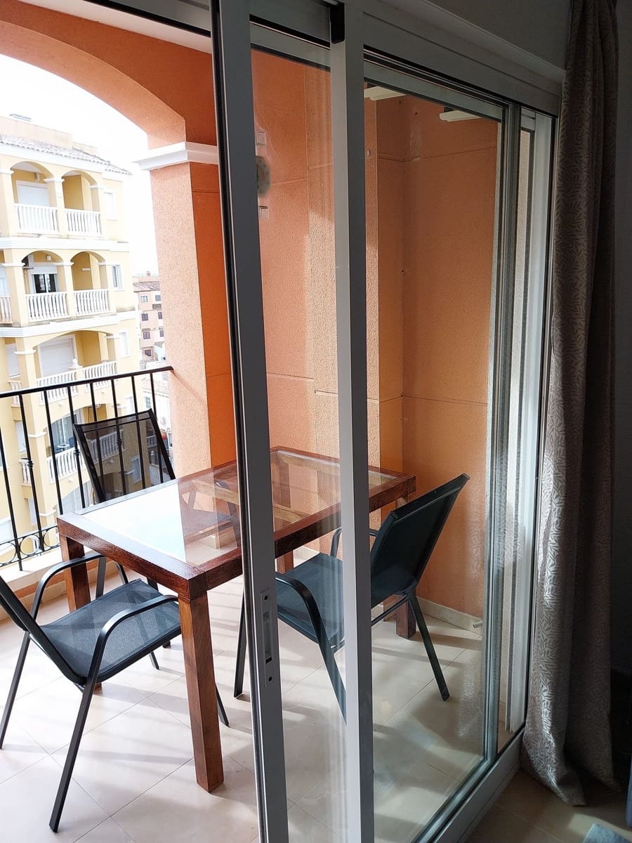 2 Zimmer Wohnung zu vermieten in Torrevieja mit Pool Garage - 850 € (Ref: 9472013)