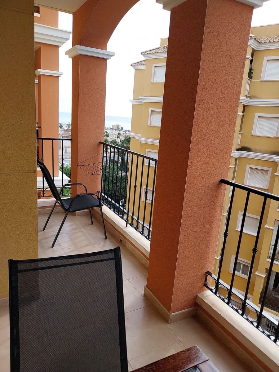 2 Zimmer Wohnung zu vermieten in Torrevieja mit Pool Garage - 850 € (Ref: 9472013)