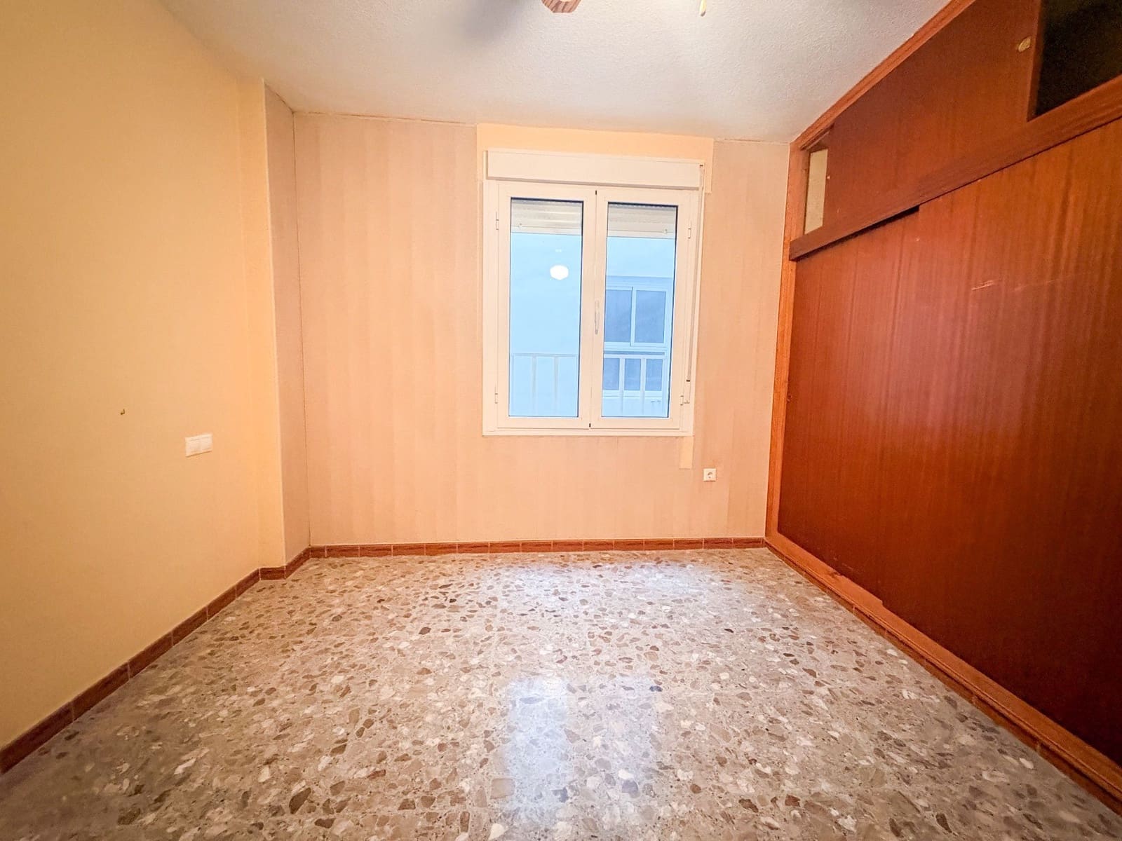 3 bedroom Flat for rent in Torrevieja - € 1,350 (Ref: 9480922)