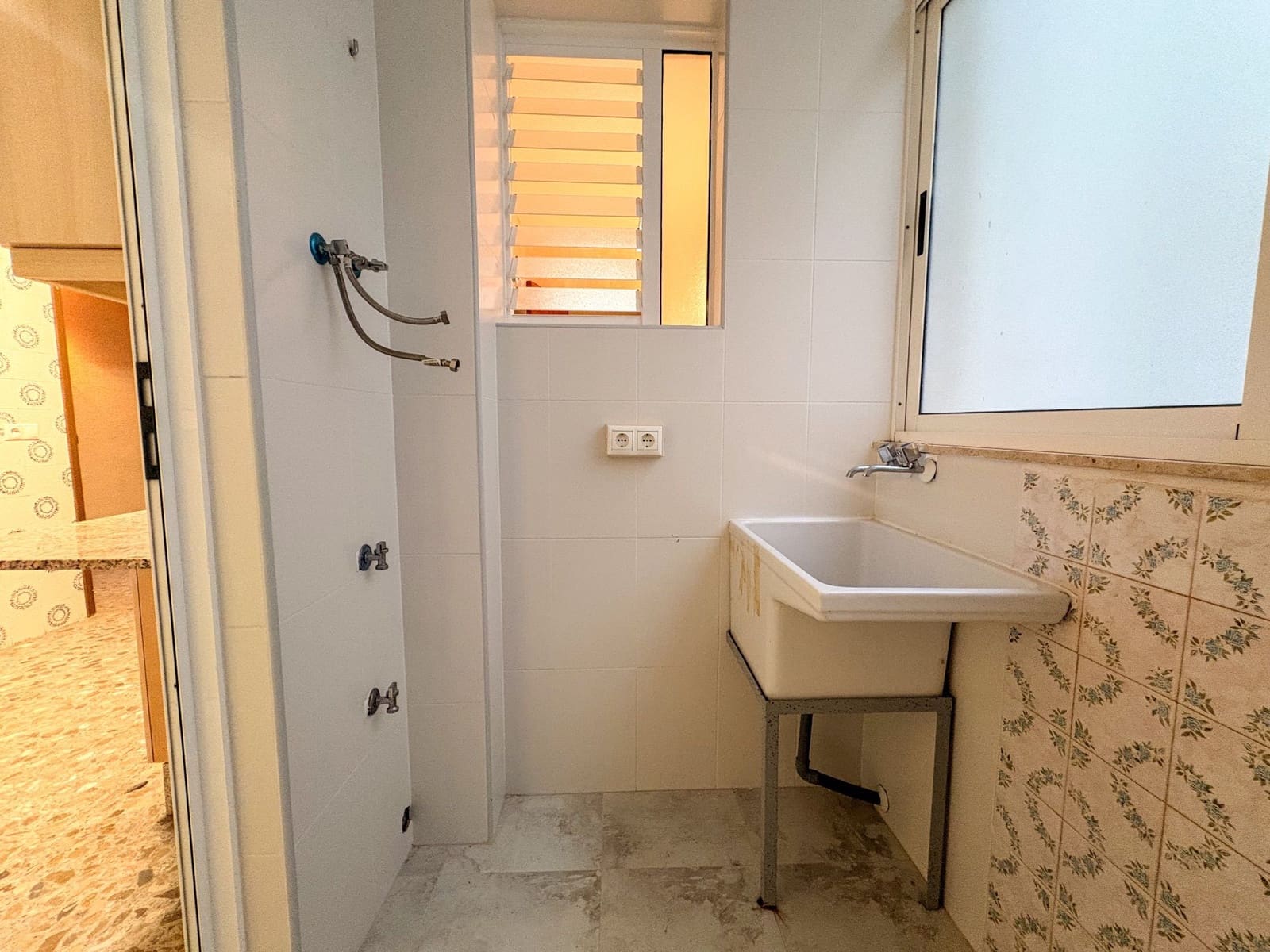 3 bedroom Flat for rent in Torrevieja - € 1,350 (Ref: 9480922)