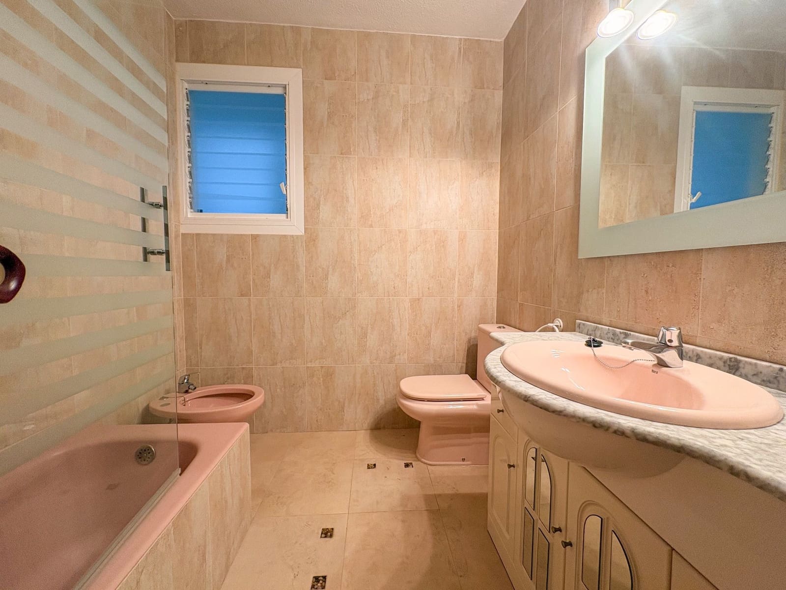 3 bedroom Flat for rent in Torrevieja - € 1,350 (Ref: 9480922)