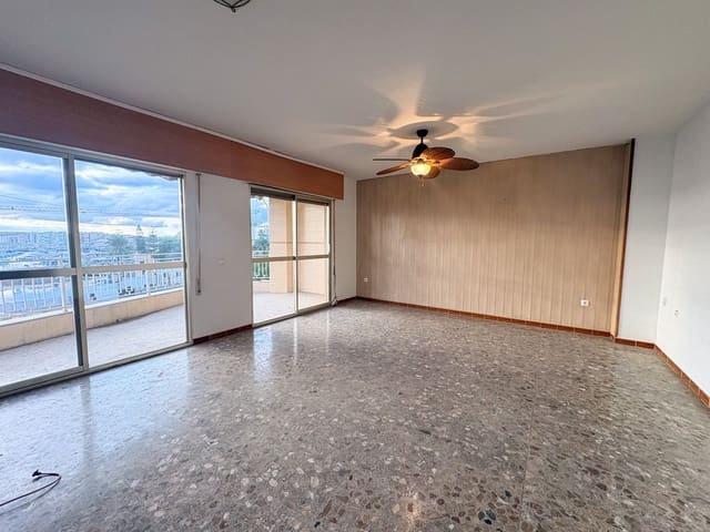 3 makuuhuone Asunto vuokrattavana paikassa Torrevieja - 1 350 € (Ref: 9480922)