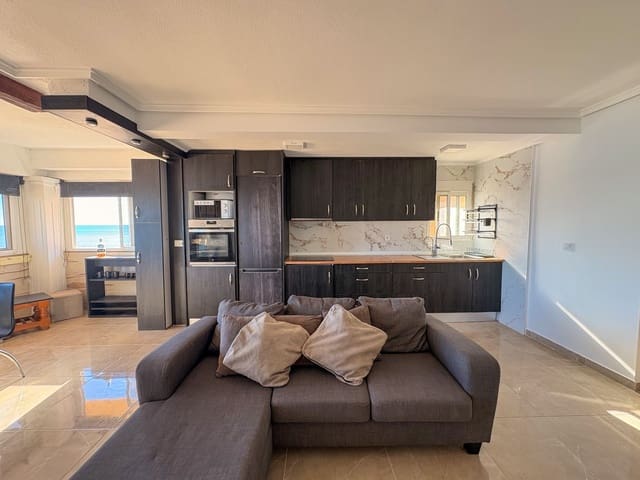 Piso de 3 habitaciones en Torrevieja en alquiler con garaje - 1.550 € (Ref: 9481764)