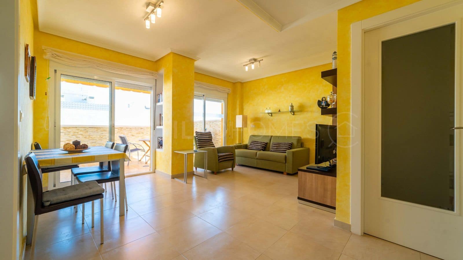 2 bedroom Penthouse for rent in Torre de la Horadada - € 980 (Ref: 9481765)