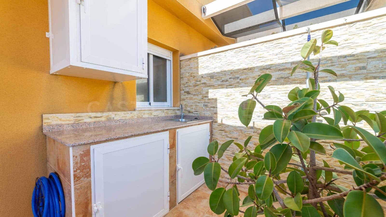 2 bedroom Penthouse for rent in Torre de la Horadada - € 980 (Ref: 9481765)