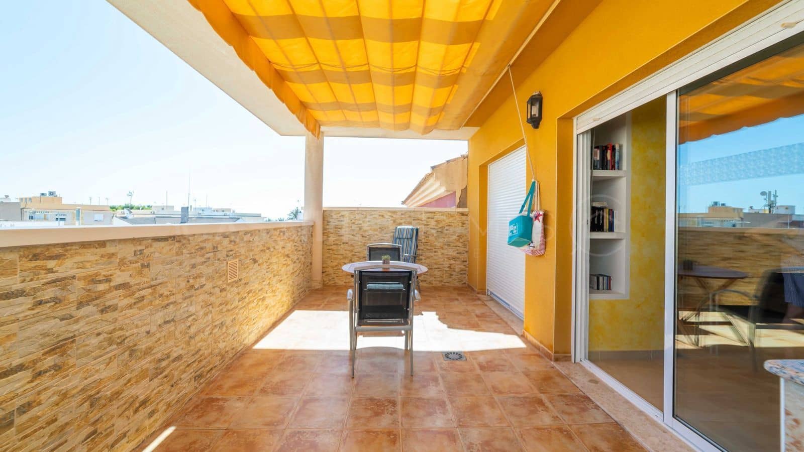 2 bedroom Penthouse for rent in Torre de la Horadada - € 980 (Ref: 9481765)