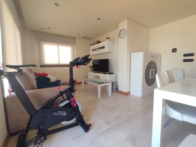 3 makuuhuone Kattohuoneisto vuokrattavana paikassa Guardamar del Segura mukana uima-altaan 
autotalli - 2 000 € (Ref: 9485138)