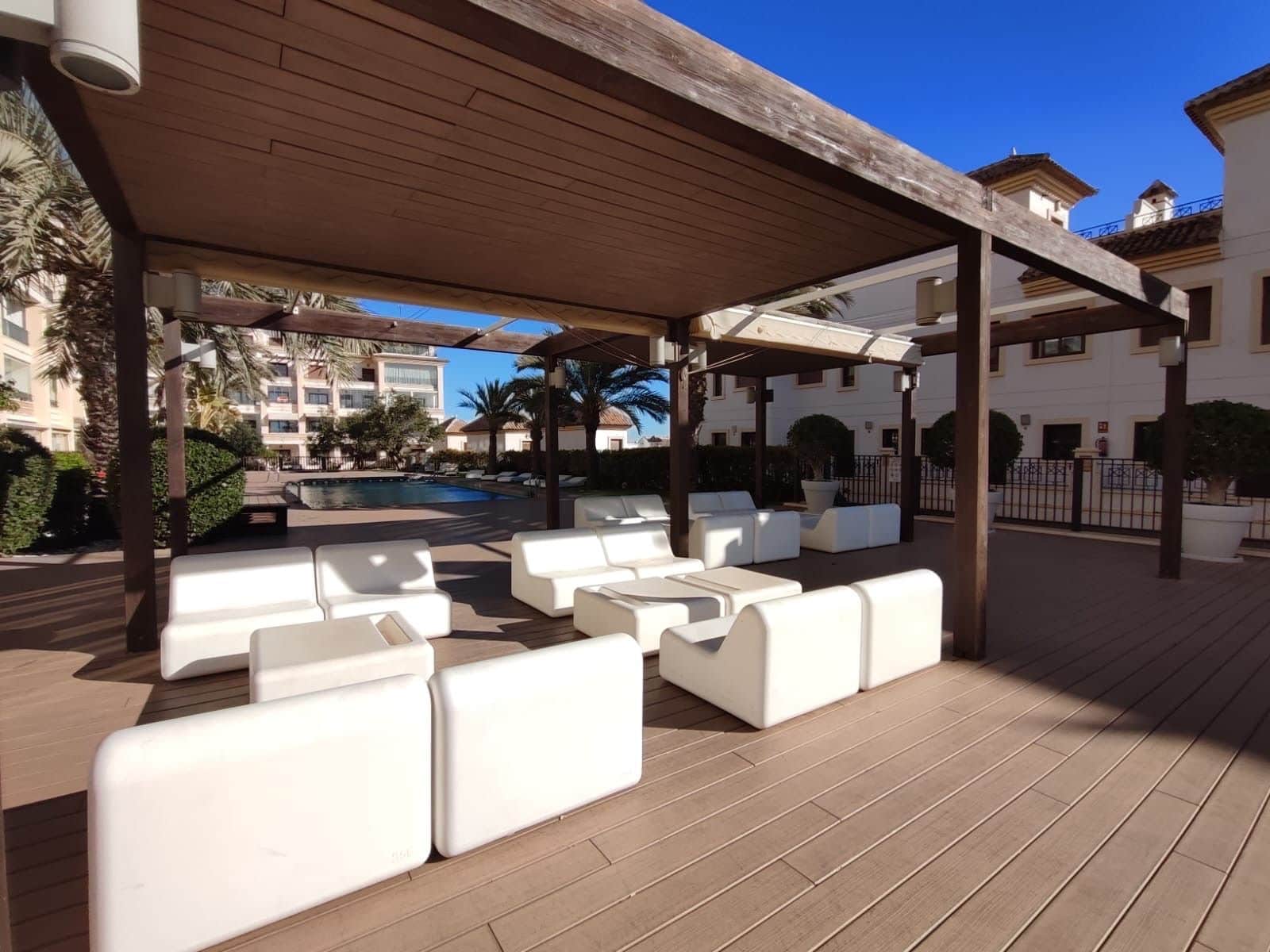 3 makuuhuone Kattohuoneisto vuokrattavana paikassa Guardamar del Segura mukana uima-altaan 
autotalli - 2 000 € (Ref: 9485138)