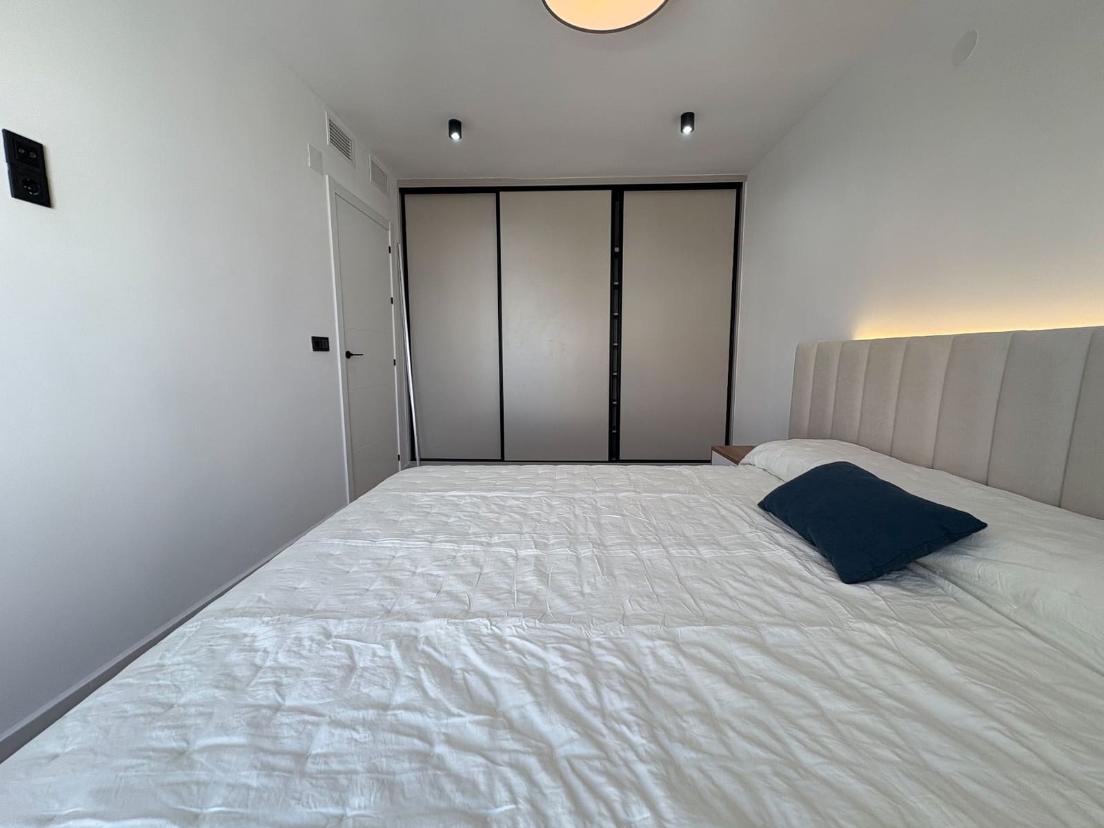 3 makuuhuone Kattohuoneisto vuokrattavana paikassa Torrevieja mukana 
autotalli - 2 000 € (Ref: 9485139)