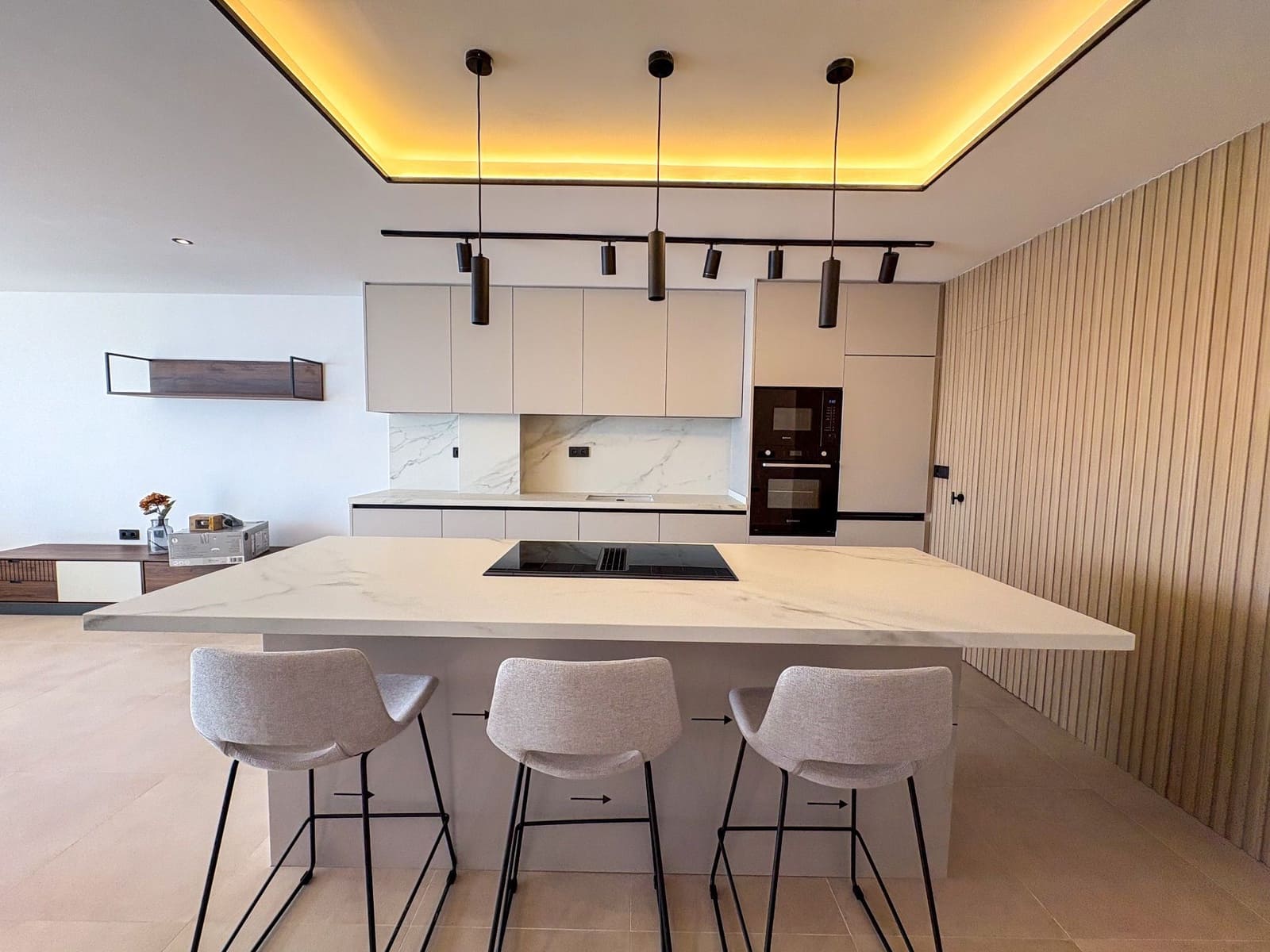 3 makuuhuone Kattohuoneisto vuokrattavana paikassa Torrevieja mukana 
autotalli - 2 000 € (Ref: 9485139)