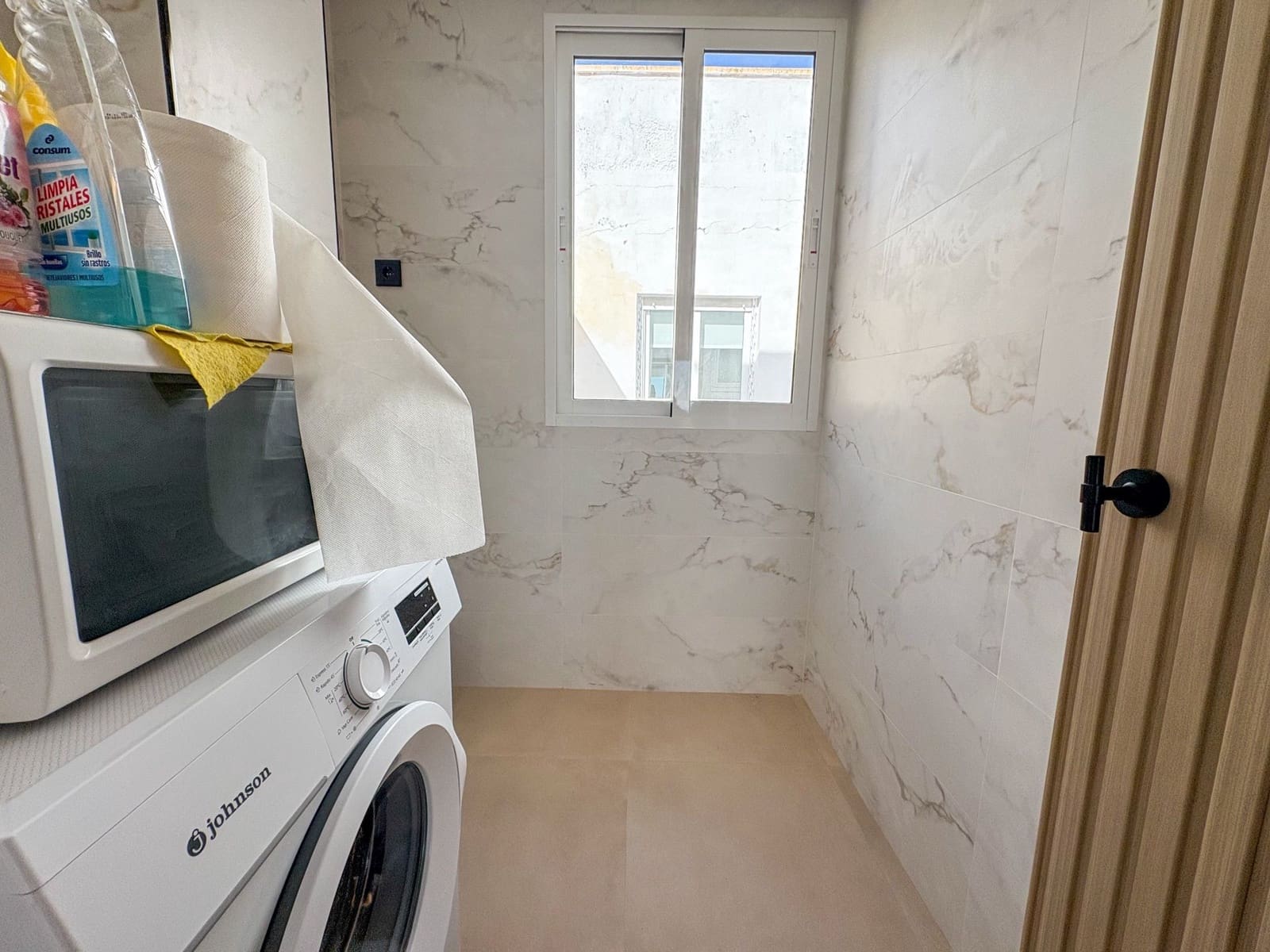 3 makuuhuone Kattohuoneisto vuokrattavana paikassa Torrevieja mukana 
autotalli - 2 000 € (Ref: 9485139)