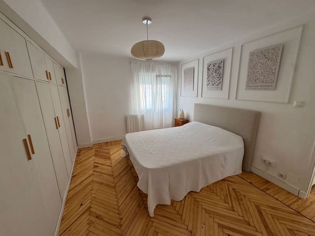 Appartement de 3 chambres à louer à Santander - 1 200 € (Ref: 9488180)