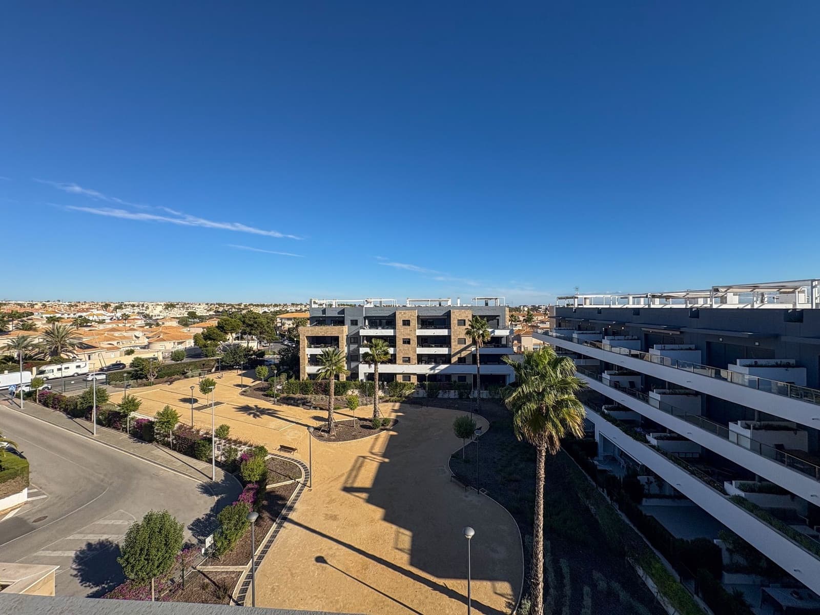 Ático de 2 habitaciones en Orihuela Costa en alquiler con piscina garaje - 2.000 € (Ref: 9488181)