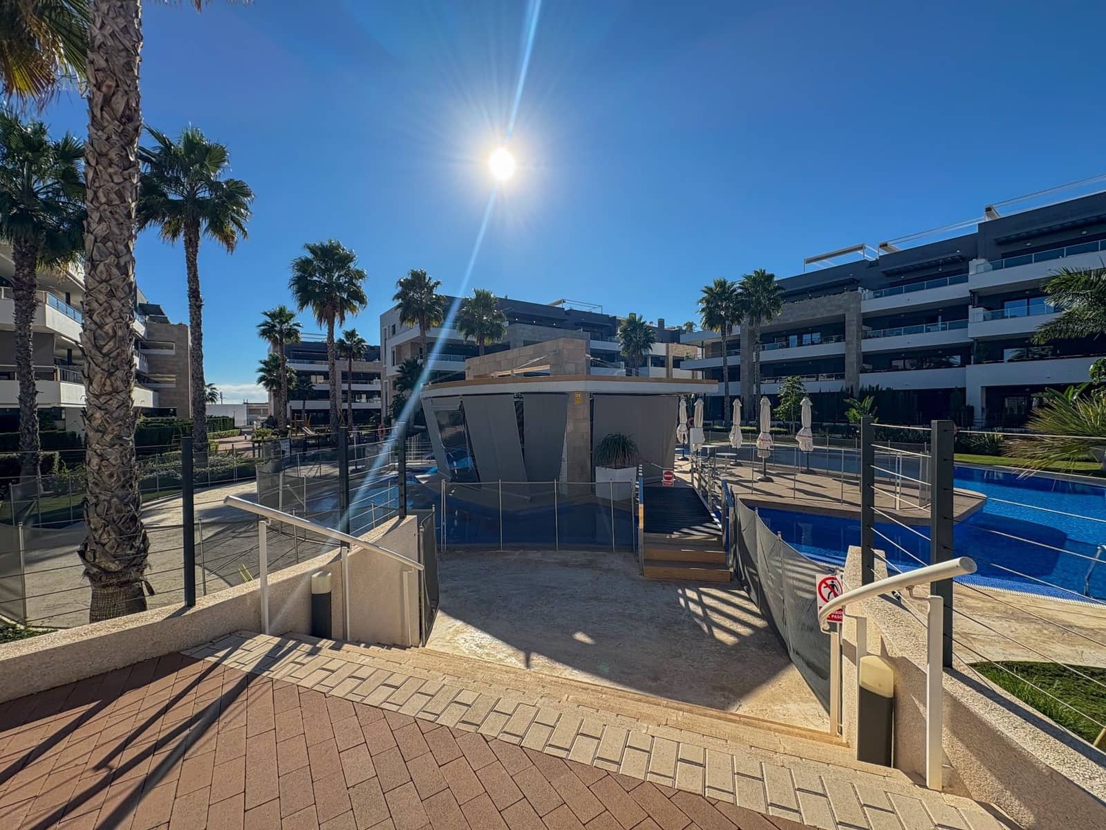 Ático de 2 habitaciones en Orihuela Costa en alquiler con piscina garaje - 2.000 € (Ref: 9488181)