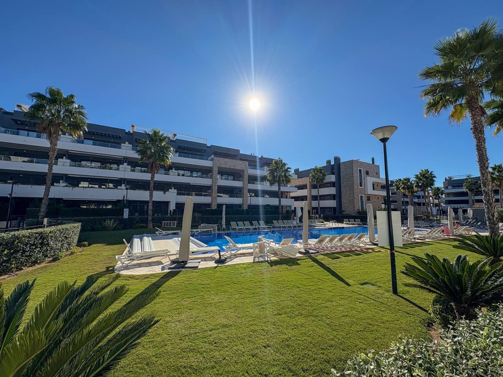 Ático de 2 habitaciones en Orihuela Costa en alquiler con piscina garaje - 2.000 € (Ref: 9488181)