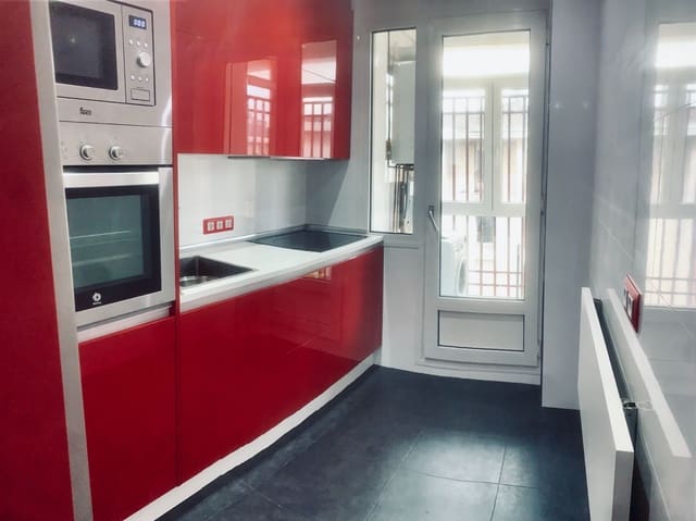 2 sovrum Takvåning att hyra i Santander med garage - 1 200 € (Ref: 9491072)