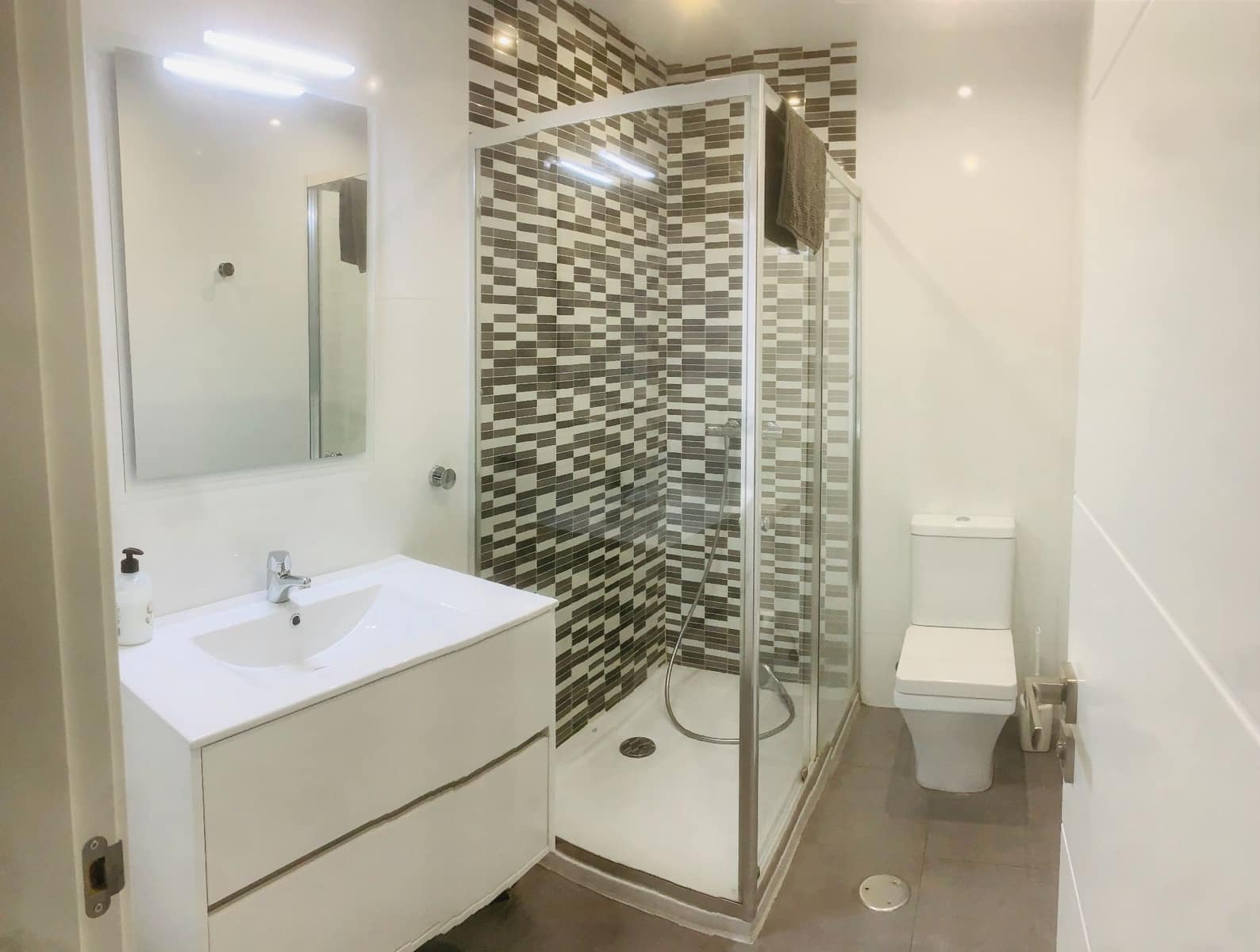 2 sovrum Takvåning att hyra i Santander med garage - 1 200 € (Ref: 9491072)