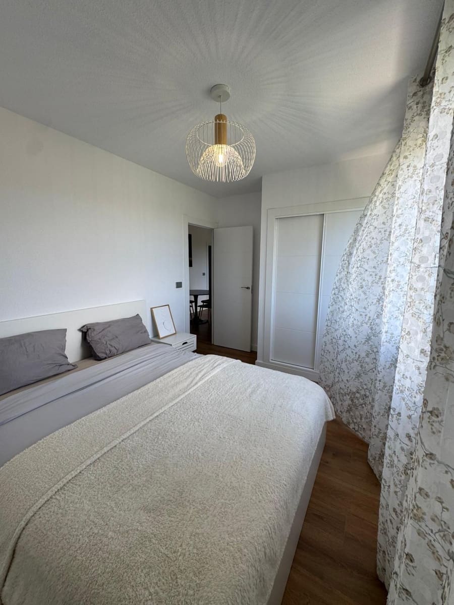 2 quarto Apartamento para arrendar em Torrevieja com piscina garagem - 1 000 € (Ref: 9494262)