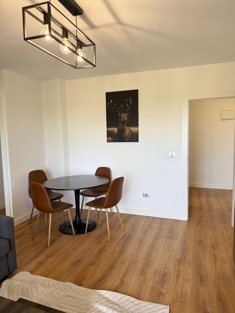 2 quarto Apartamento para arrendar em Torrevieja com piscina garagem - 1 000 € (Ref: 9494262)