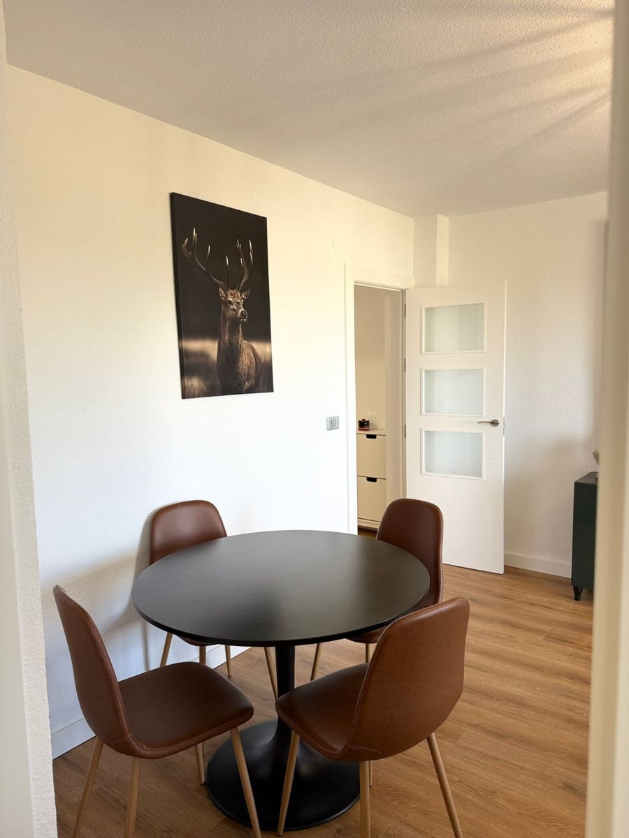 2 quarto Apartamento para arrendar em Torrevieja com piscina garagem - 1 000 € (Ref: 9494262)