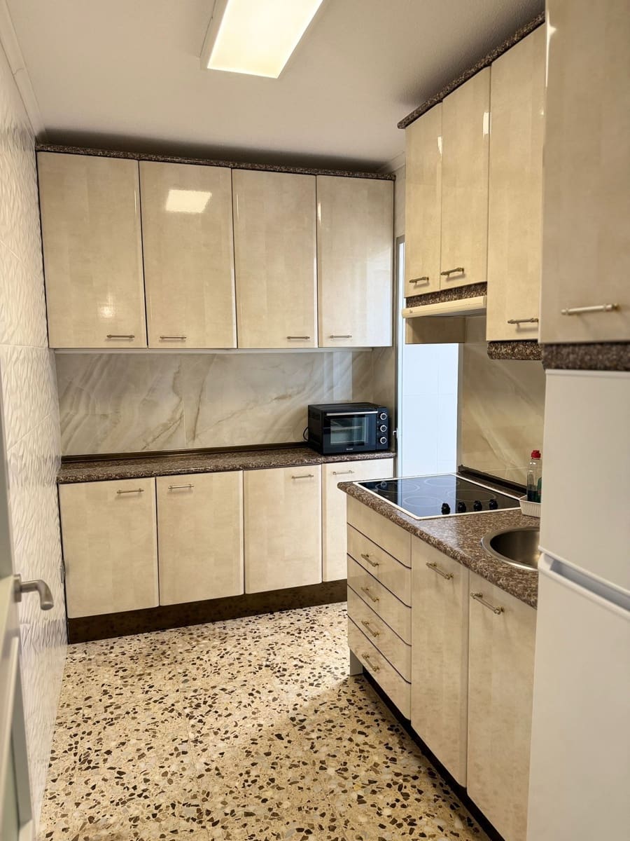 2 quarto Apartamento para arrendar em Torrevieja com piscina garagem - 1 000 € (Ref: 9494262)