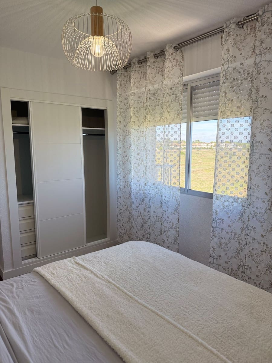 2 quarto Apartamento para arrendar em Torrevieja com piscina garagem - 1 000 € (Ref: 9494262)