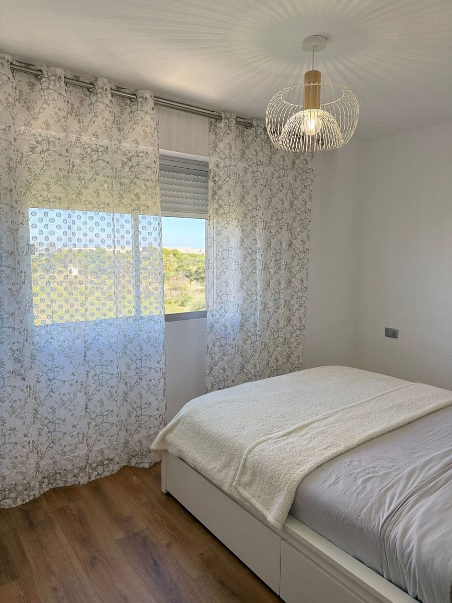 2 quarto Apartamento para arrendar em Torrevieja com piscina garagem - 1 000 € (Ref: 9494262)
