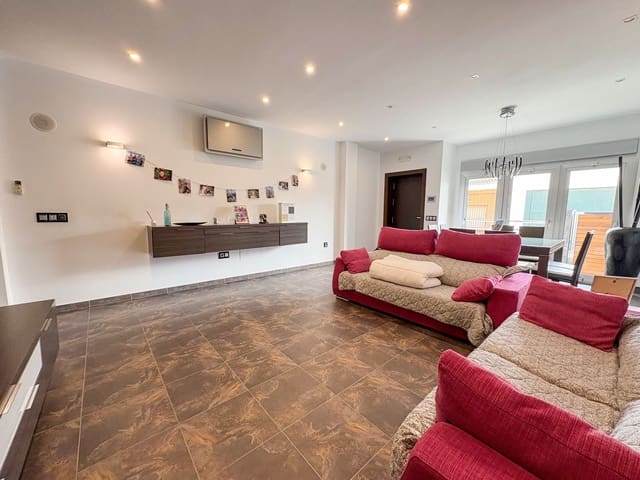 4 makuuhuone Omakotitalo myytävänä paikassa Pilar de la Horadada mukana 
autotalli - 325 000 € (Ref: 9494263)