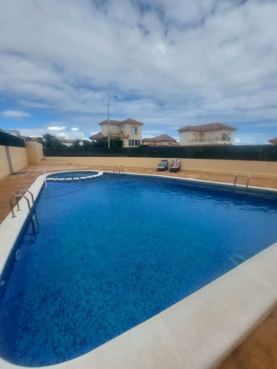 2 sypialnia Penthouse do wynajęcia w San Fulgencio z basenem garażem - 850 € (Ref: 9496803)