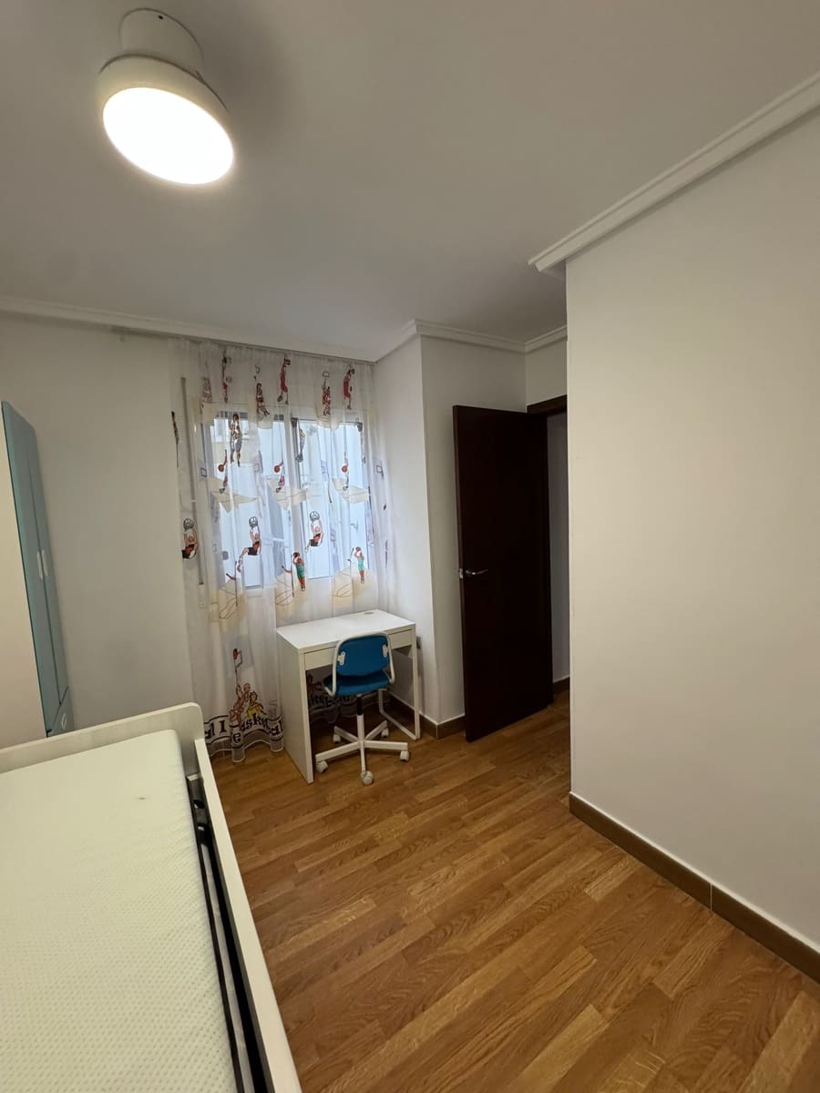 2 slaapkamer Bungalow te huur in Torrevieja met zwembad - € 1.000 (Ref: 9503823)