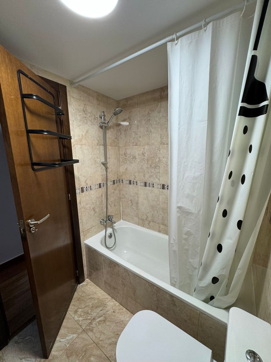 2 slaapkamer Bungalow te huur in Torrevieja met zwembad - € 1.000 (Ref: 9503823)