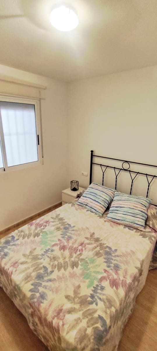 1 bedroom Flat for rent in Torrevieja with pool garage - € 750 (Ref: 9508265)