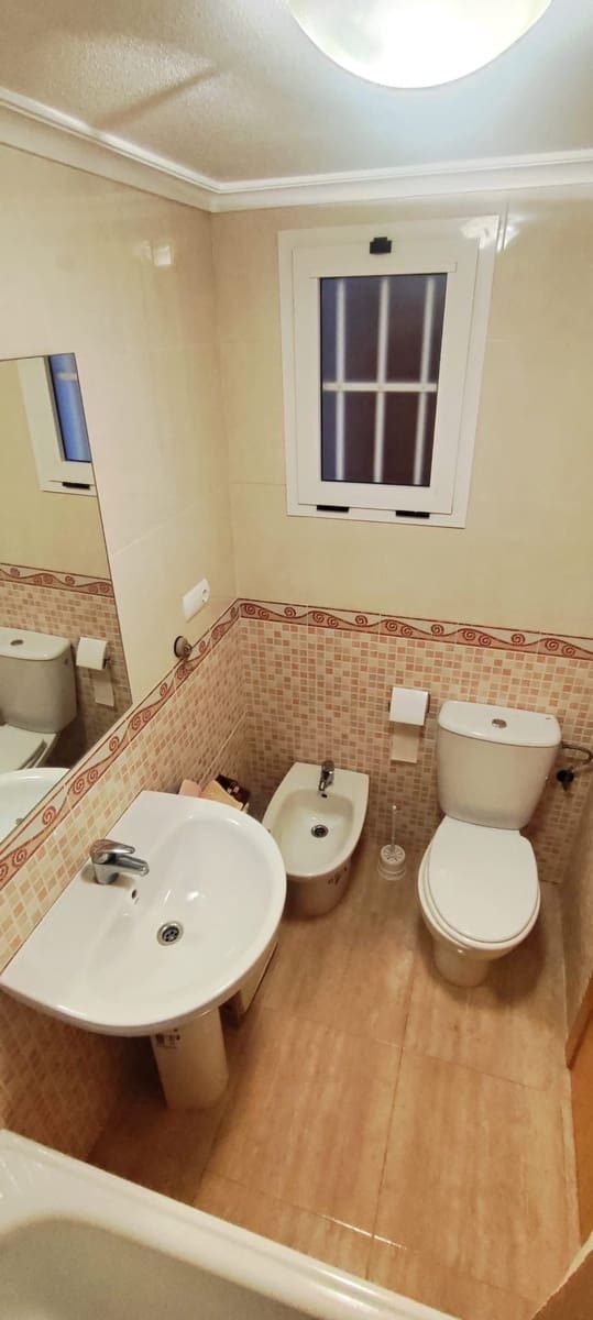 1 bedroom Flat for rent in Torrevieja with pool garage - € 750 (Ref: 9508265)