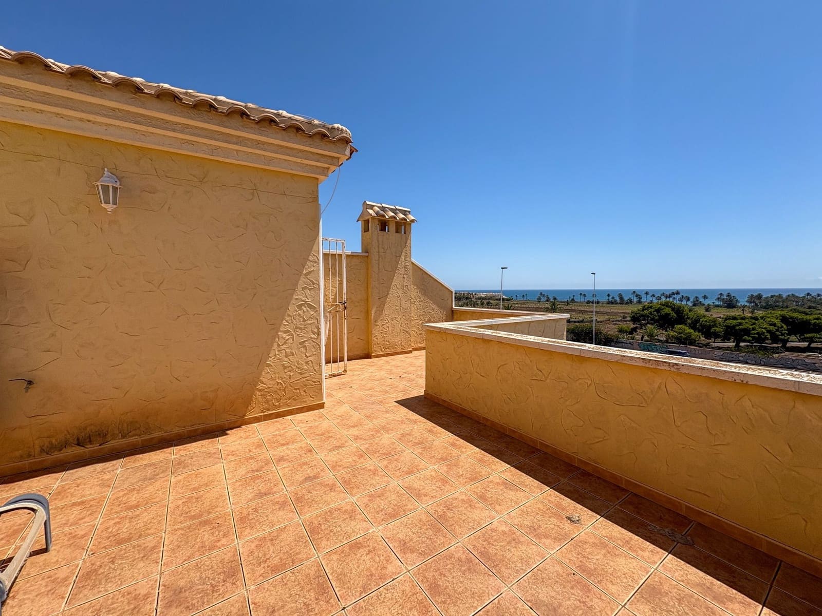 4 bedroom Semi-detached Villa for rent in Torrevieja with pool - € 1,300 (Ref: 9512005)