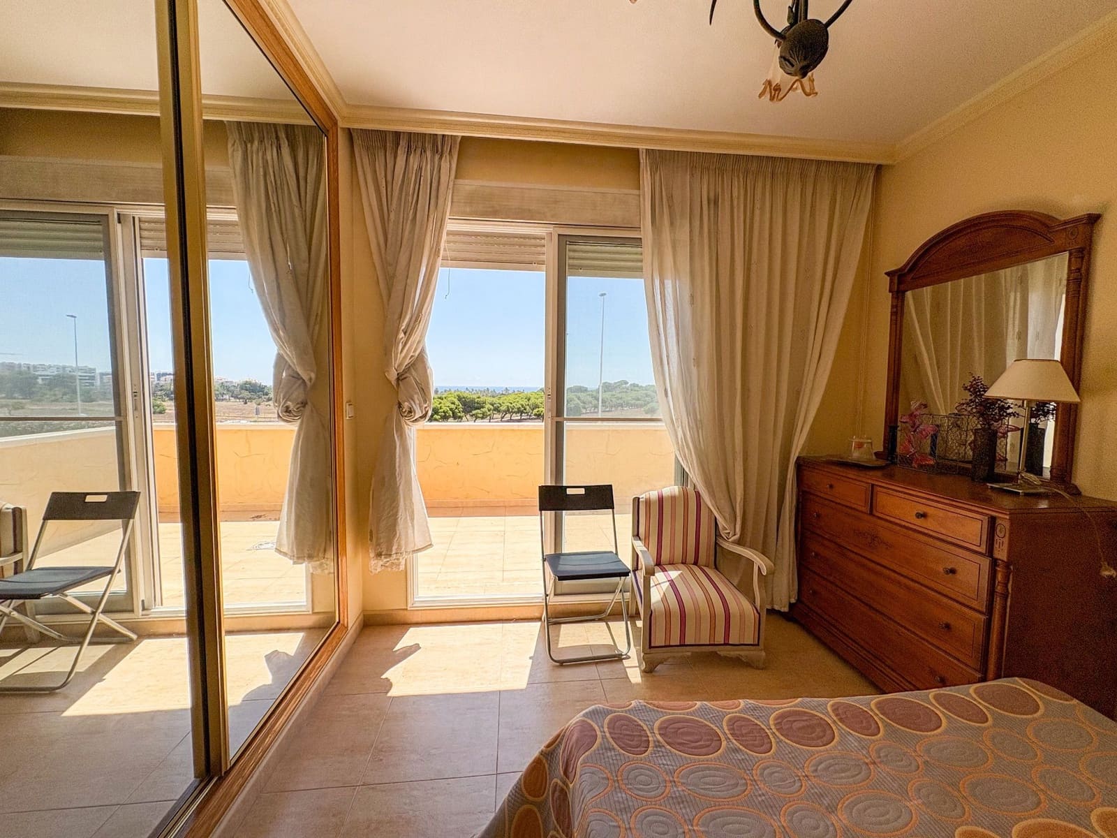 4 bedroom Semi-detached Villa for rent in Torrevieja with pool - € 1,300 (Ref: 9512005)