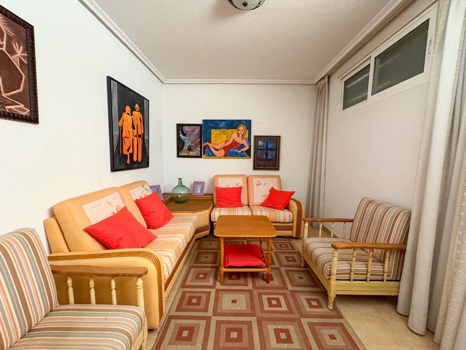 4 bedroom Semi-detached Villa for rent in Torrevieja with pool - € 1,300 (Ref: 9512005)