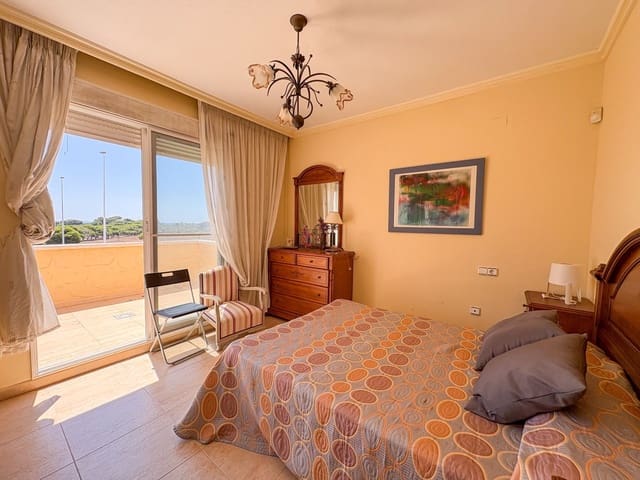 4 bedroom Semi-detached Villa for rent in Torrevieja with pool - € 1,300 (Ref: 9512005)