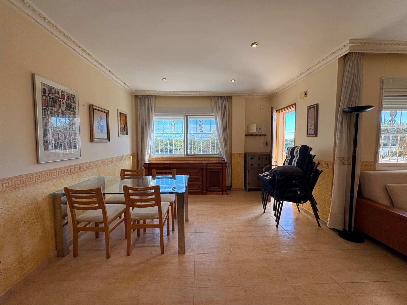 4 bedroom Semi-detached Villa for rent in Torrevieja with pool garage - € 1,400 (Ref: 9512005)