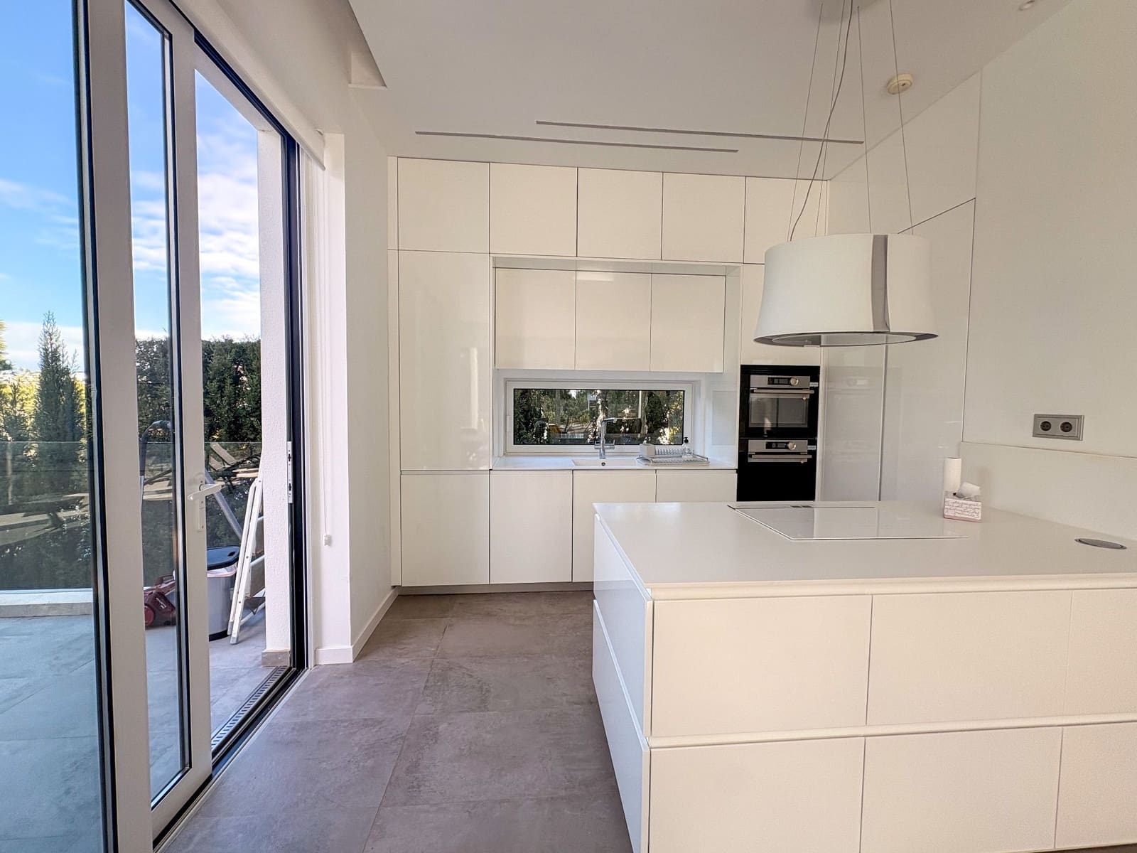 3 soverom Villa til leie i Orihuela Costa med svømmebasseng garasje - € 3 250 (Ref: 9518431)