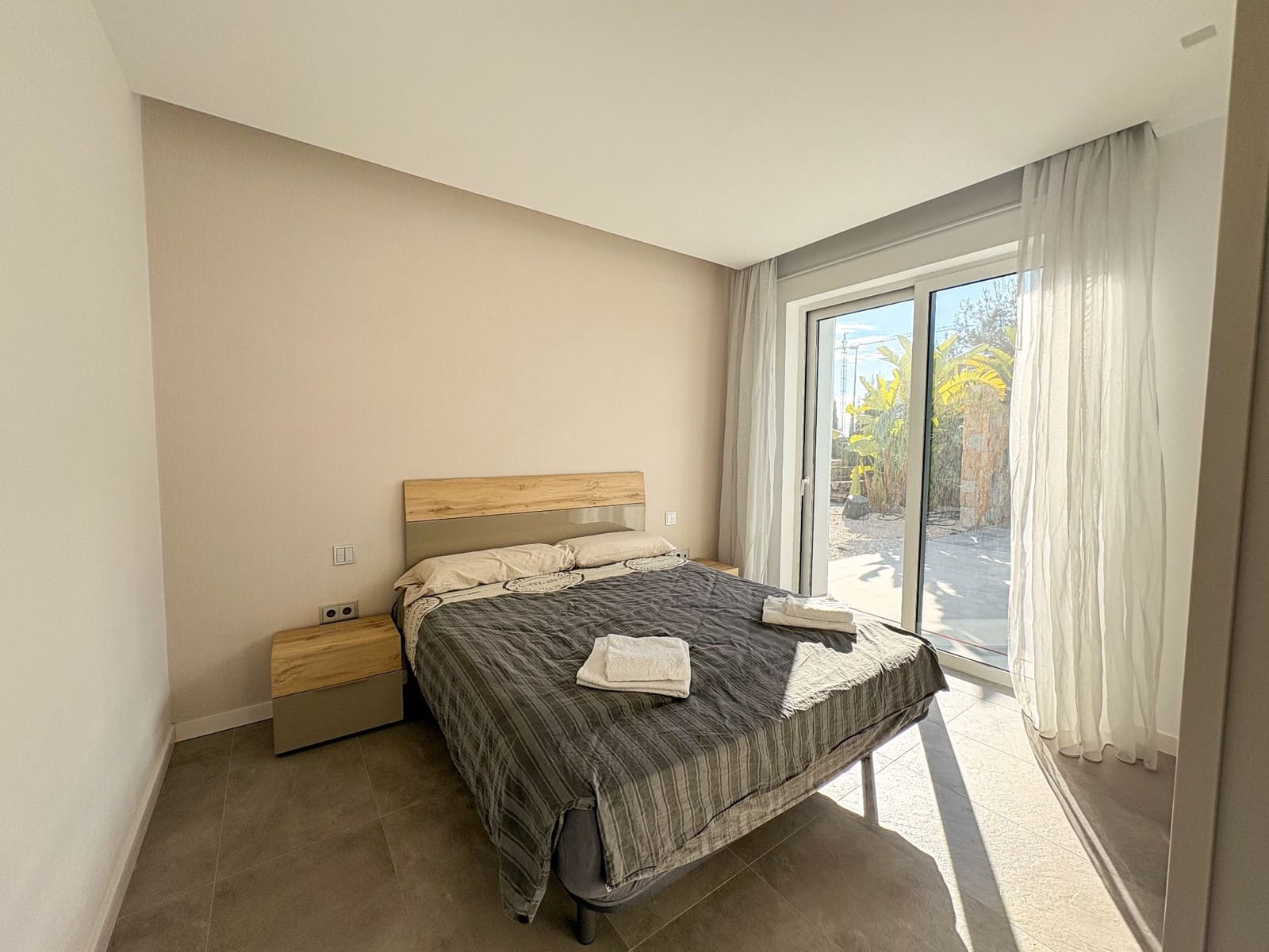 3 soverom Villa til leie i Orihuela Costa med svømmebasseng garasje - € 3 250 (Ref: 9518431)