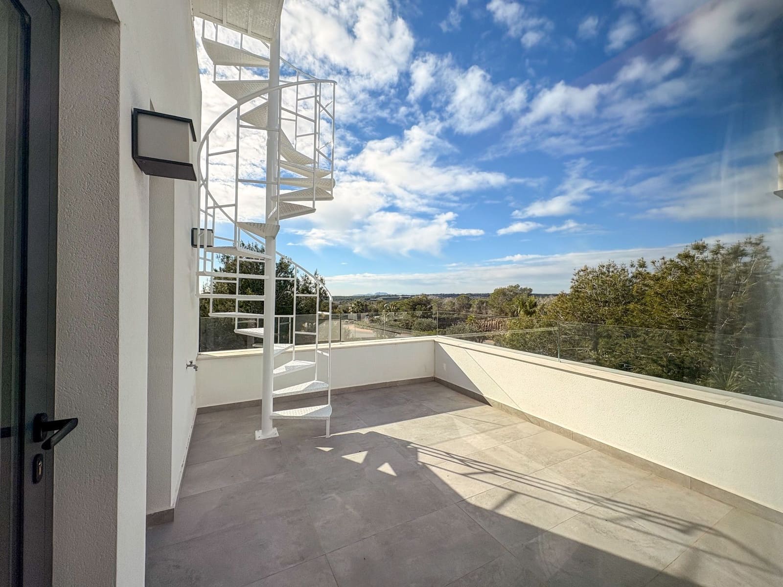 3 soverom Villa til leie i Orihuela Costa med svømmebasseng garasje - € 3 250 (Ref: 9518431)