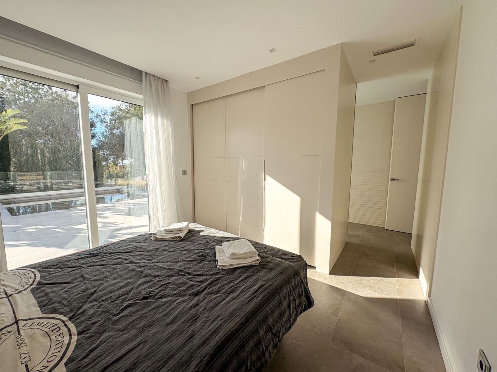 3 soverom Villa til leie i Orihuela Costa med svømmebasseng garasje - € 3 250 (Ref: 9518431)