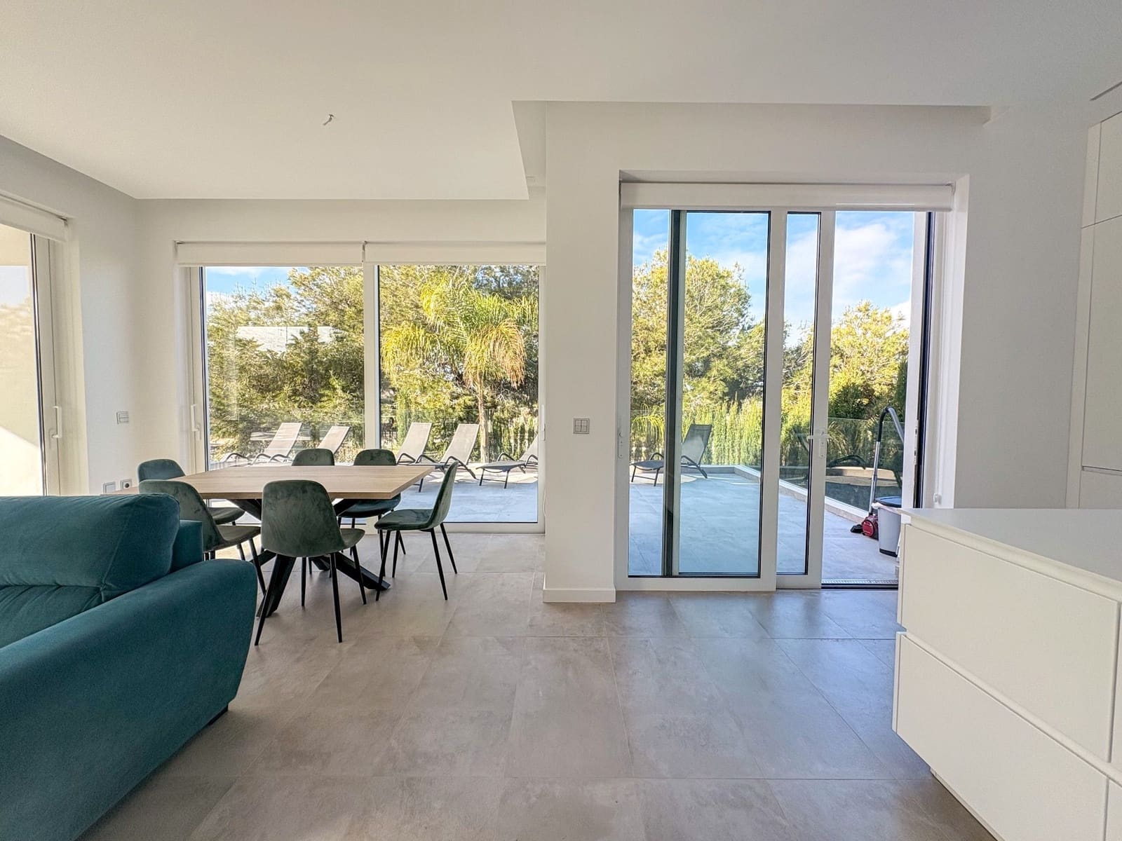 3 soverom Villa til leie i Orihuela Costa med svømmebasseng garasje - € 3 250 (Ref: 9518431)