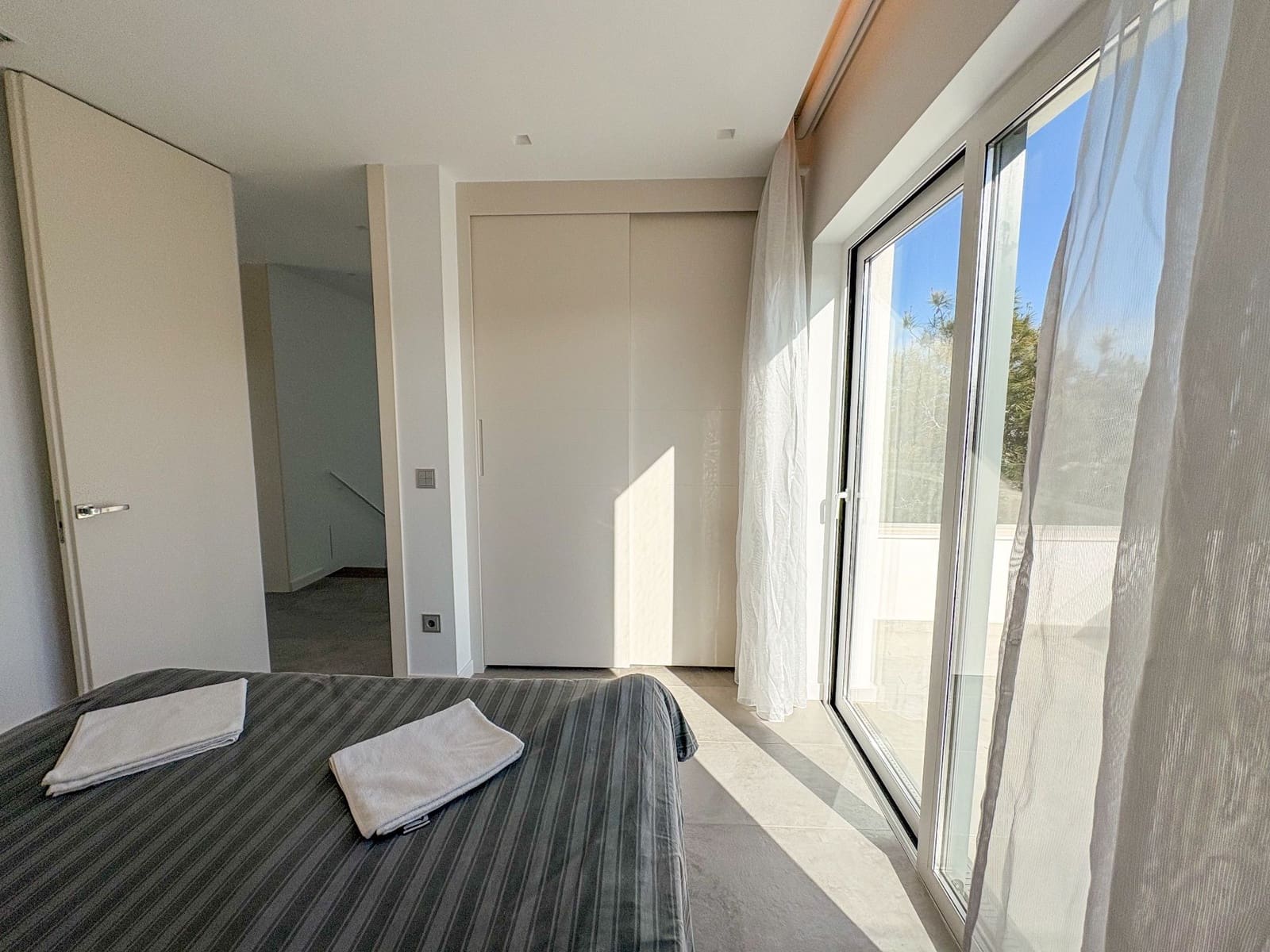 3 soverom Villa til leie i Orihuela Costa med svømmebasseng garasje - € 3 250 (Ref: 9518431)