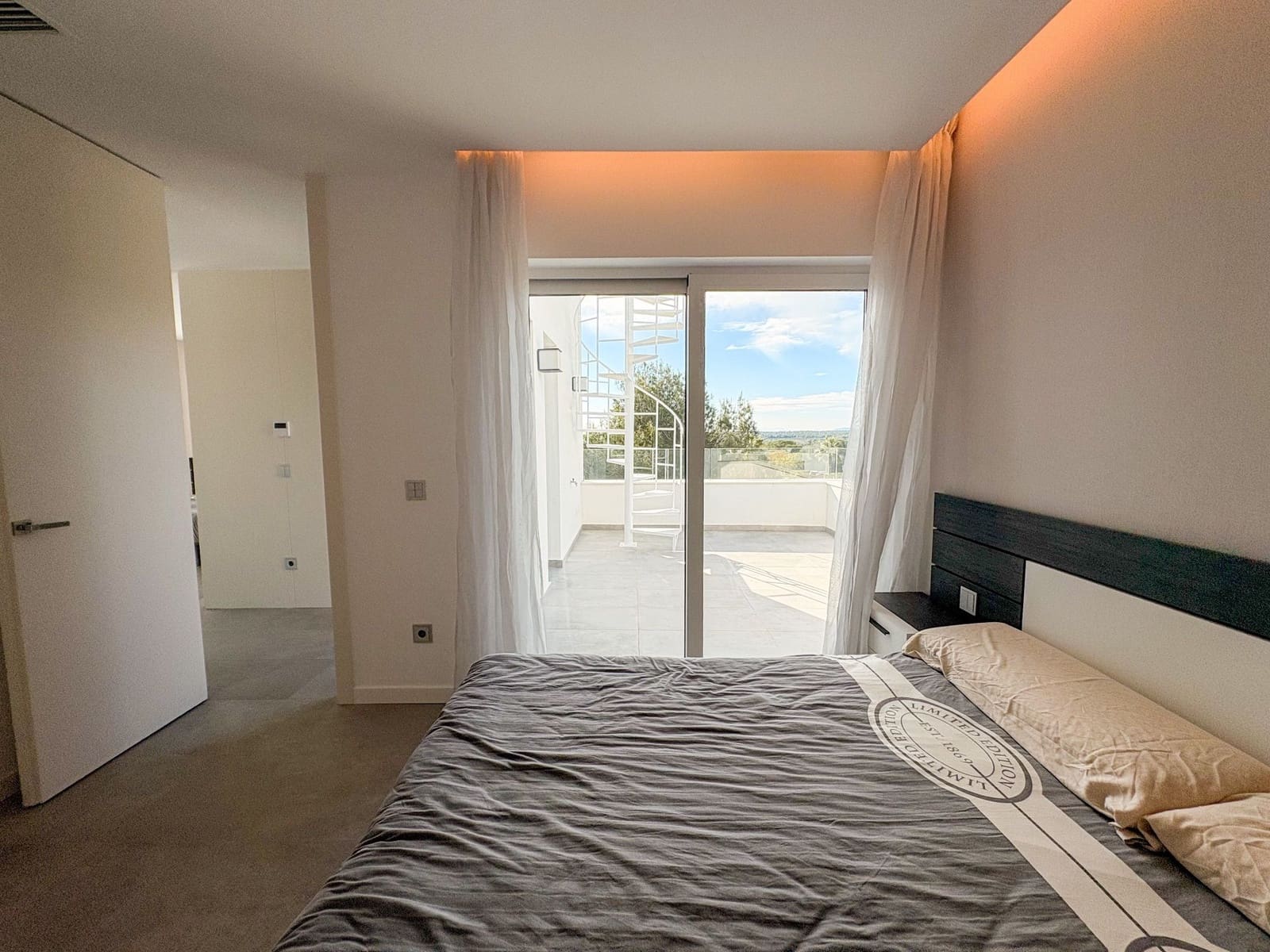 3 soverom Villa til leie i Orihuela Costa med svømmebasseng garasje - € 3 250 (Ref: 9518431)