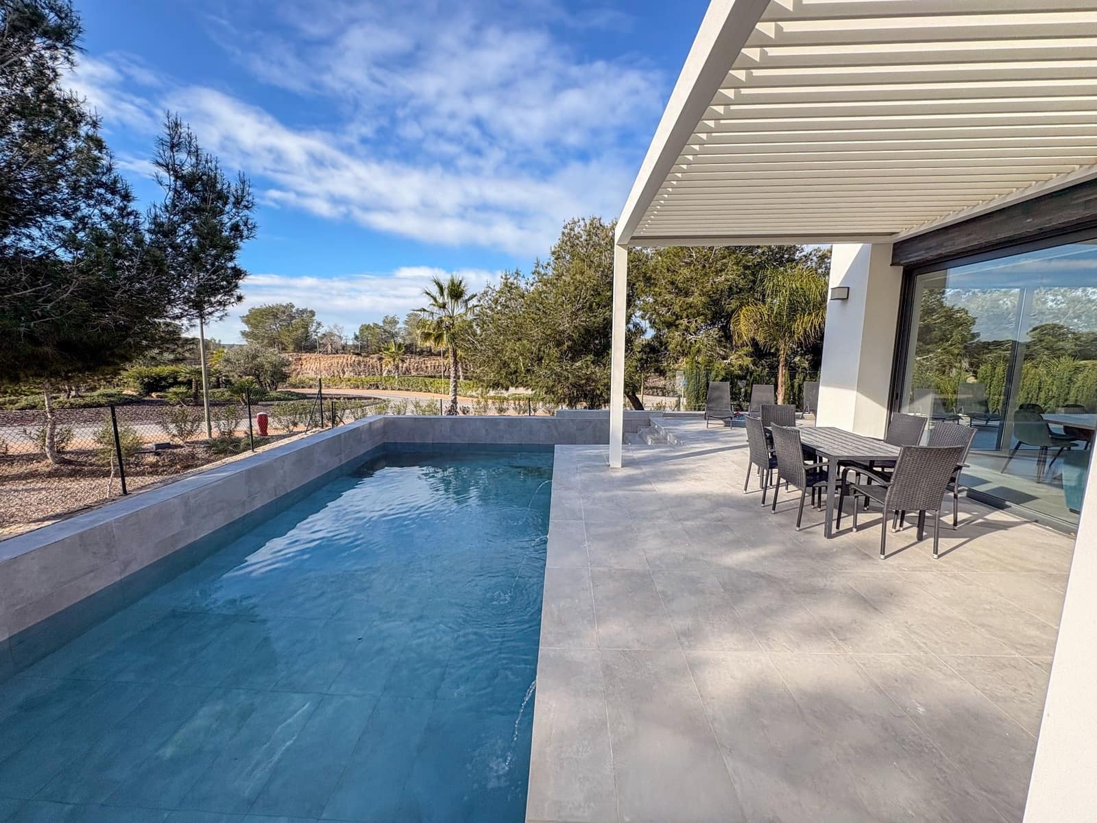 3 soverom Villa til leie i Orihuela Costa med svømmebasseng garasje - € 3 250 (Ref: 9518431)