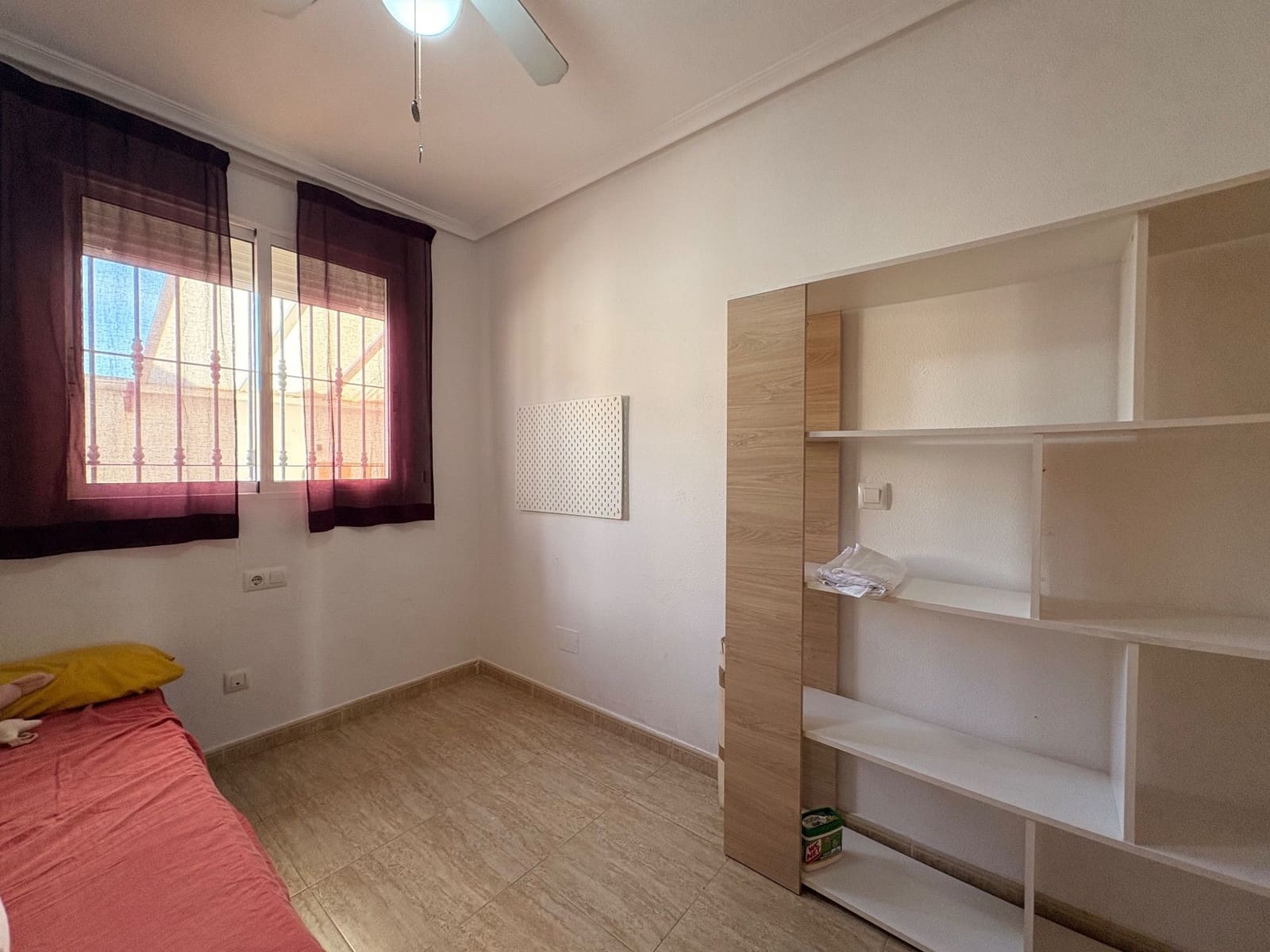 3 soverom Kjedet enebolig til leie i Pilar de la Horadada med svømmebasseng - € 700 (Ref: 9523924)