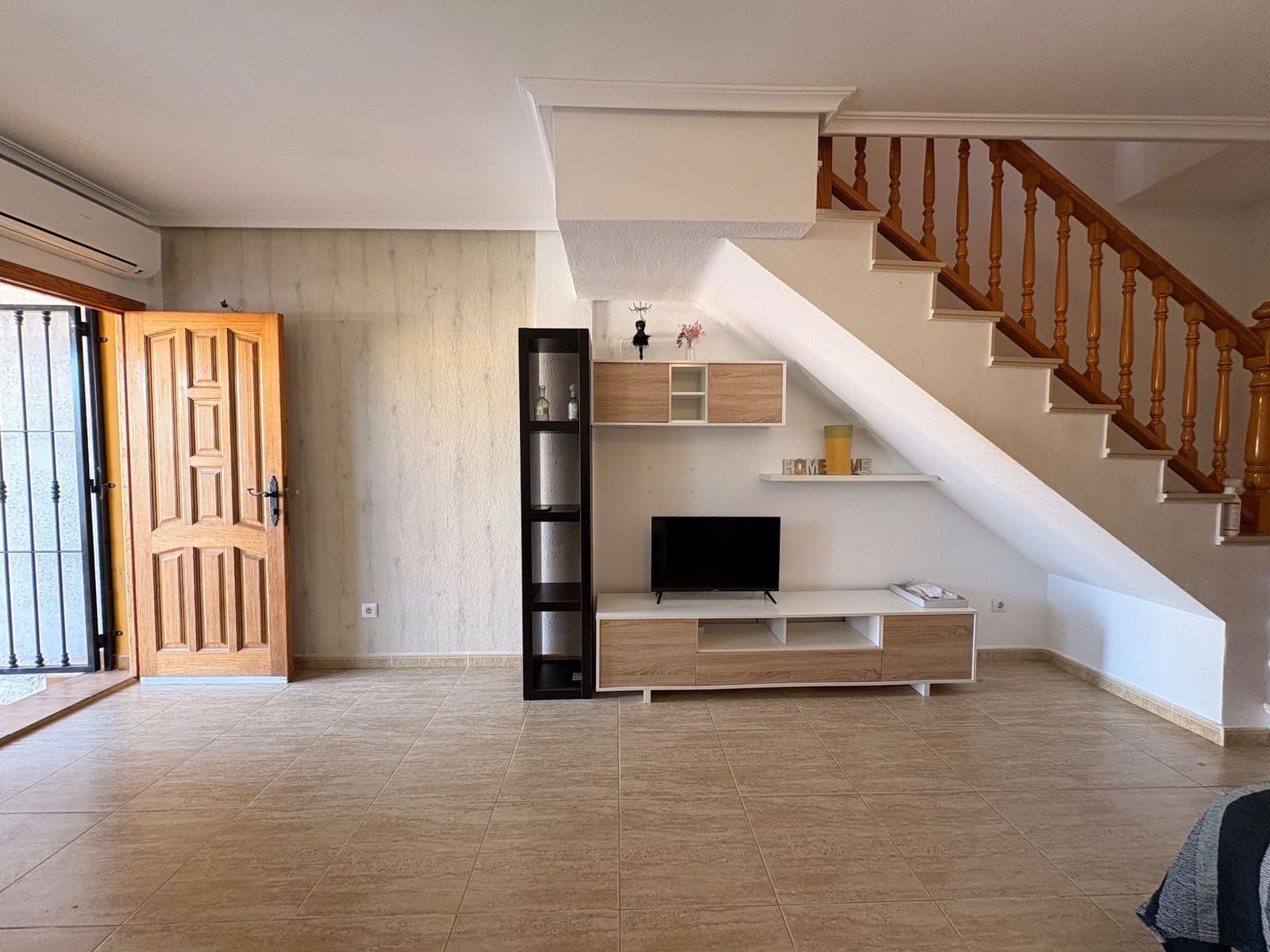 3 soverom Kjedet enebolig til leie i Pilar de la Horadada med svømmebasseng - € 700 (Ref: 9523924)