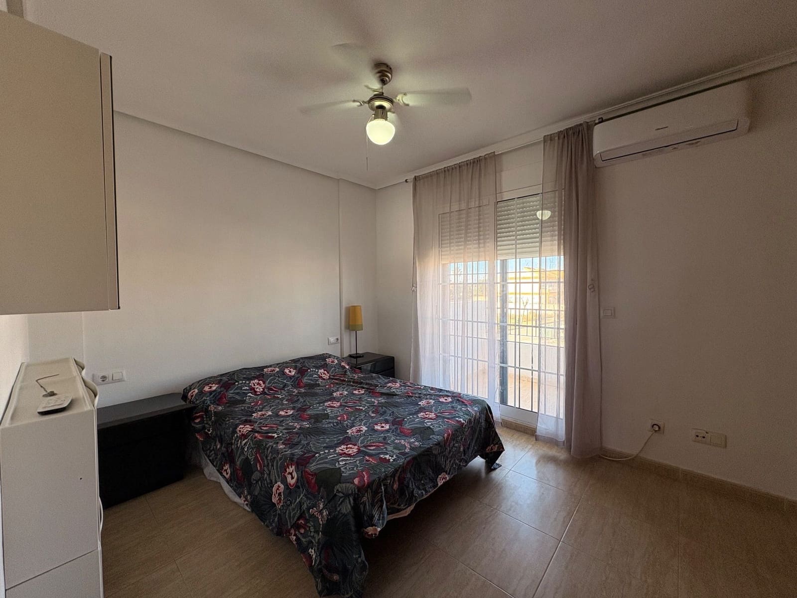 3 soverom Kjedet enebolig til leie i Pilar de la Horadada med svømmebasseng - € 700 (Ref: 9523924)