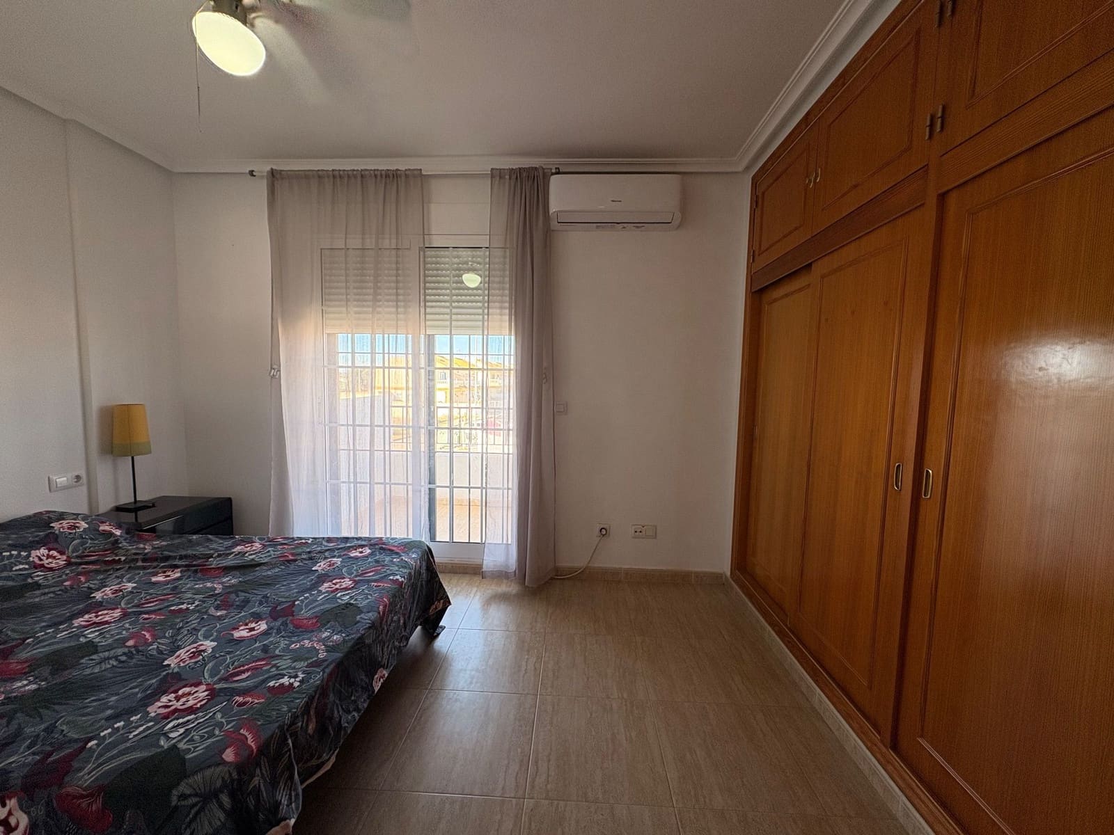 3 soverom Kjedet enebolig til leie i Pilar de la Horadada med svømmebasseng - € 700 (Ref: 9523924)